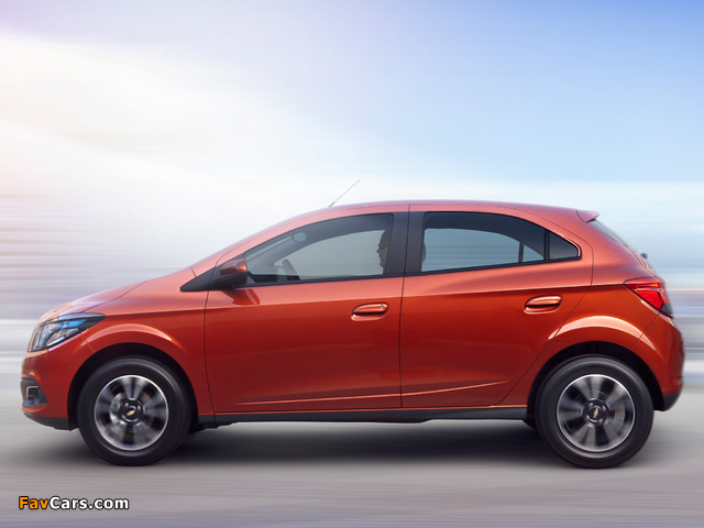 Images of Chevrolet Onix 2012 (640 x 480)