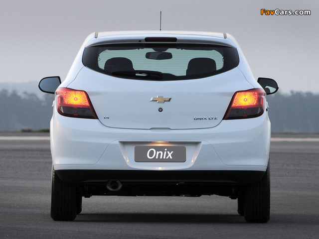 Photos of Chevrolet Onix 2012 (640 x 480)