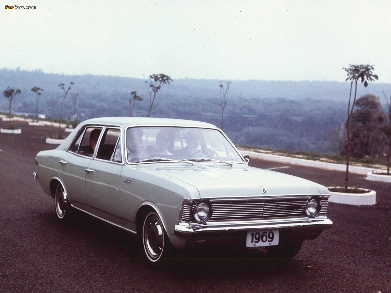 Pictures of Chevrolet Opala 4-door 1969–75 (1280 x 960)