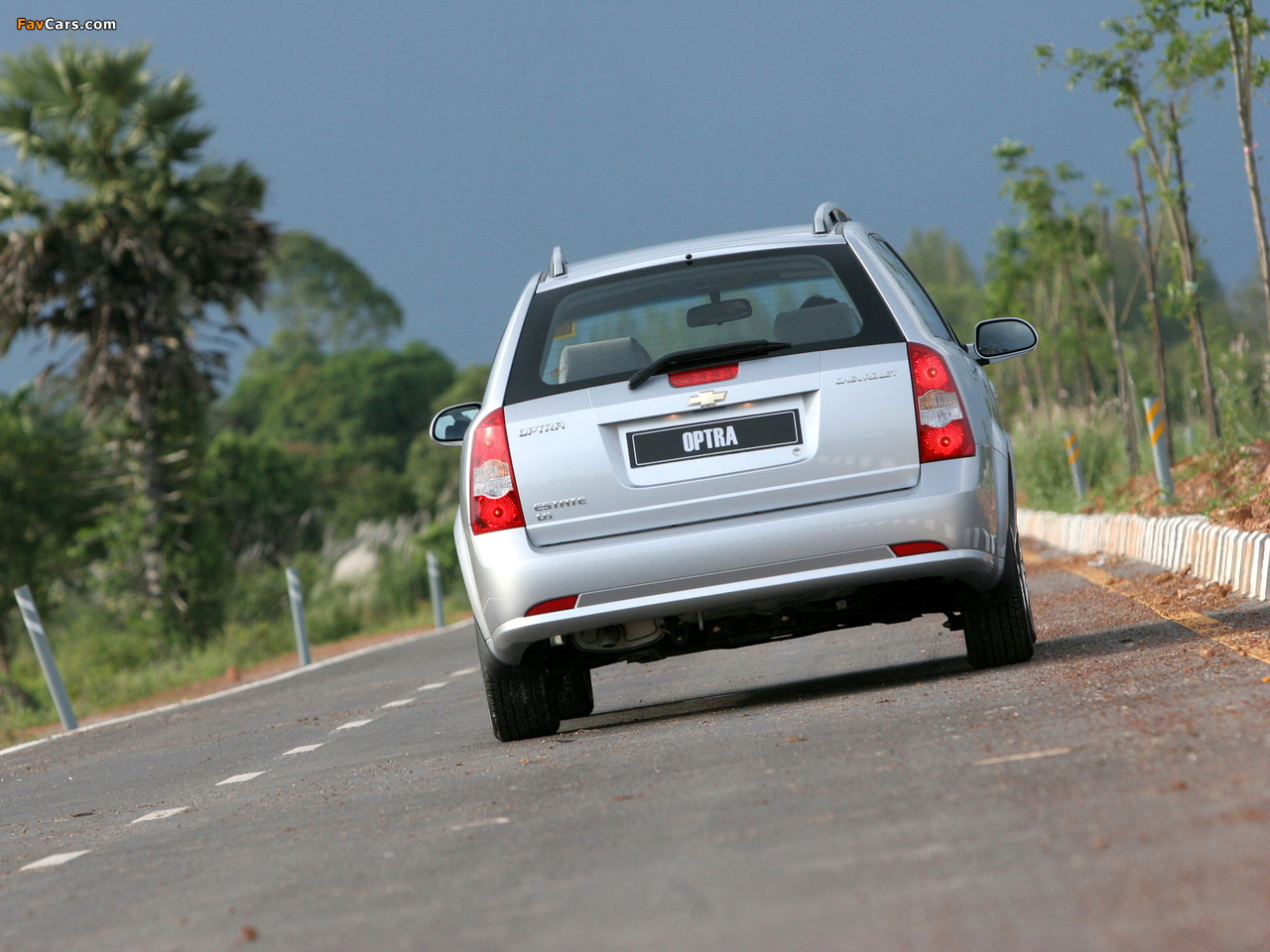 Images of Chevrolet Optra Estate IN-spec 2004–07 (1280 x 960)