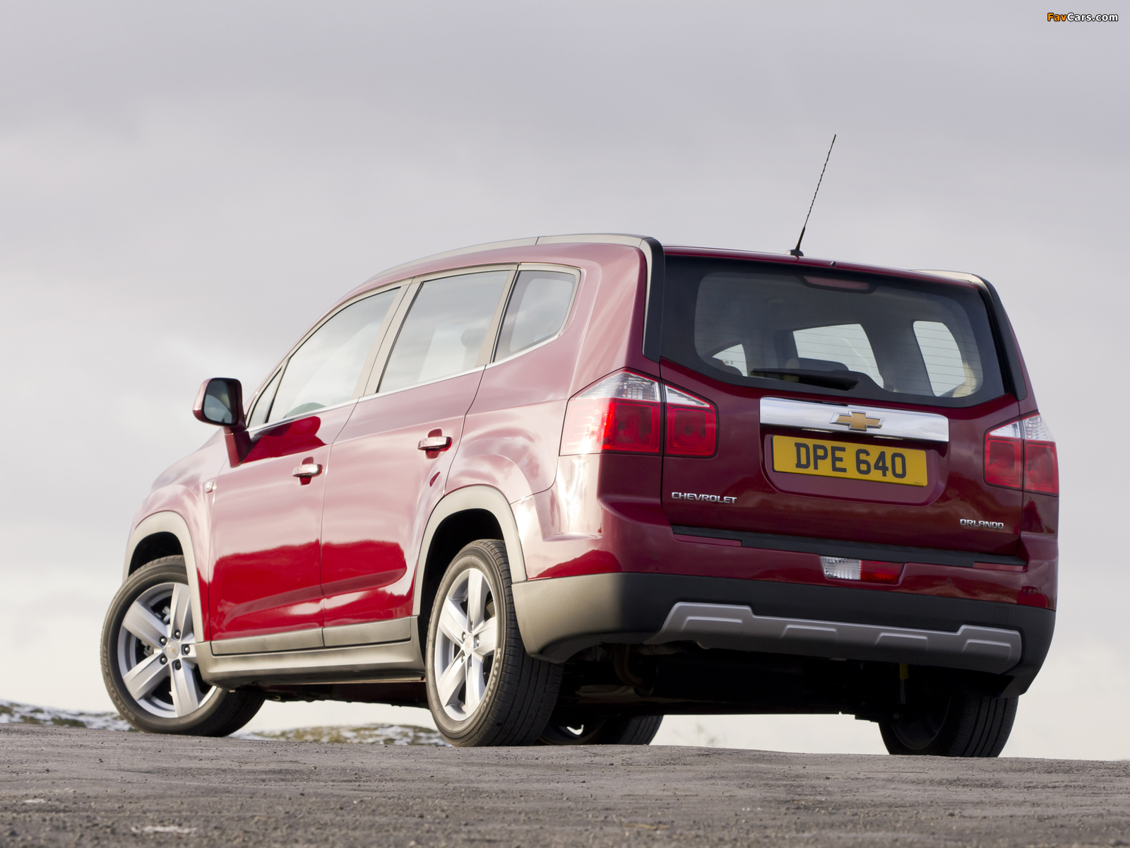 Chevrolet Orlando UK-spec 2010 pictures (1600 x 1200)