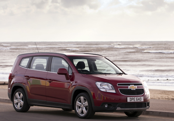 Images of Chevrolet Orlando UK-spec 2010