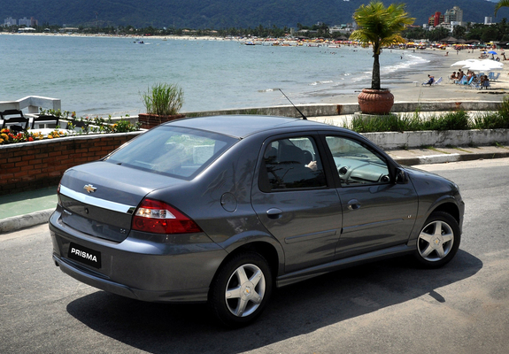 Photos of Chevrolet Prisma 2011–13