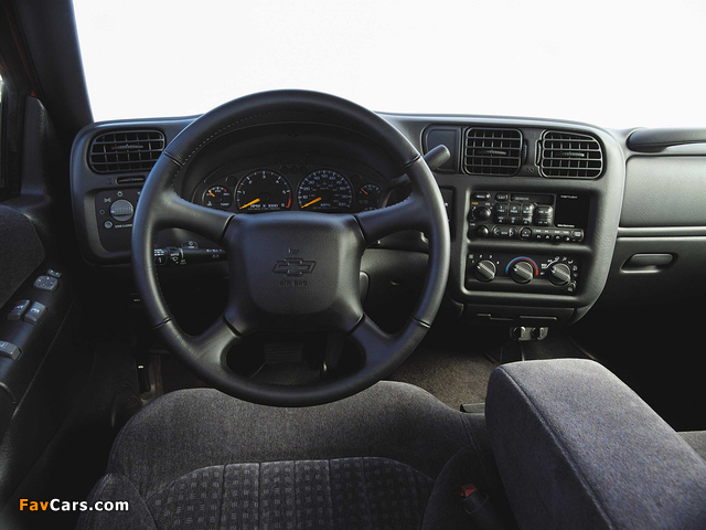 Chevrolet S-10 Single Cab 1998–2003 pictures (640 x 480)