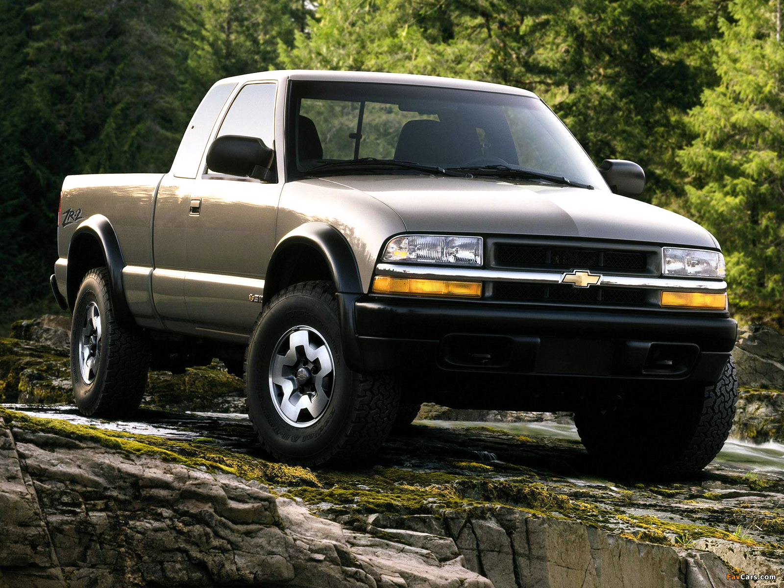 Chevrolet S-10 ZR2 Extended Cab 1998–2003 wallpapers (1600 x 1200)
