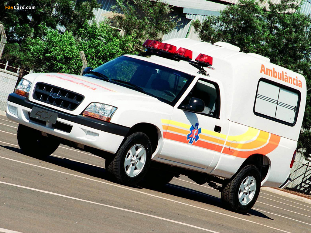 Chevrolet S-10 Ambulancia 2005 images (1024 x 768)
