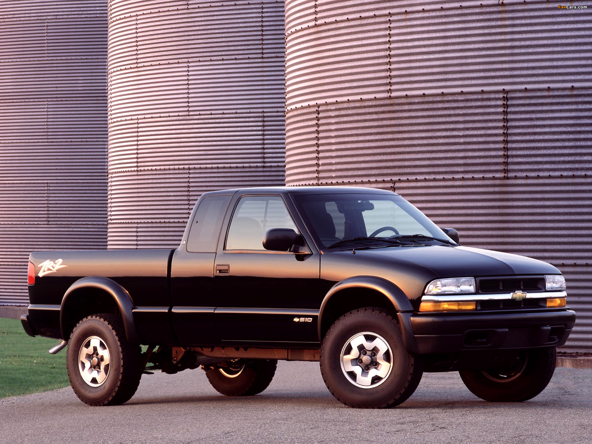Images of Chevrolet S-10 ZR2 Extended Cab 1998–2003 (2048 x 1536)