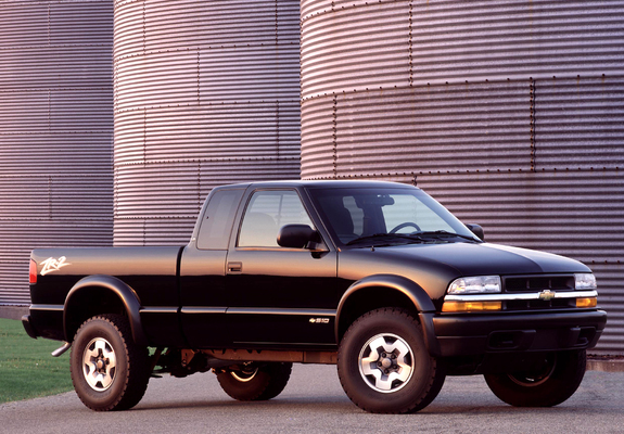 Images of Chevrolet S-10 ZR2 Extended Cab 1998–2003