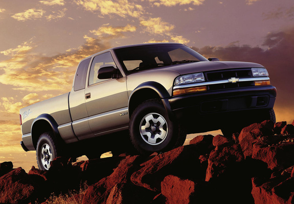 Photos of Chevrolet S-10 ZR2 Extended Cab 1998–2003