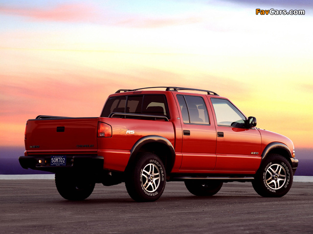 Pictures of Chevrolet S-10 ZR5 Crew Cab 2001–04 (640 x 480)