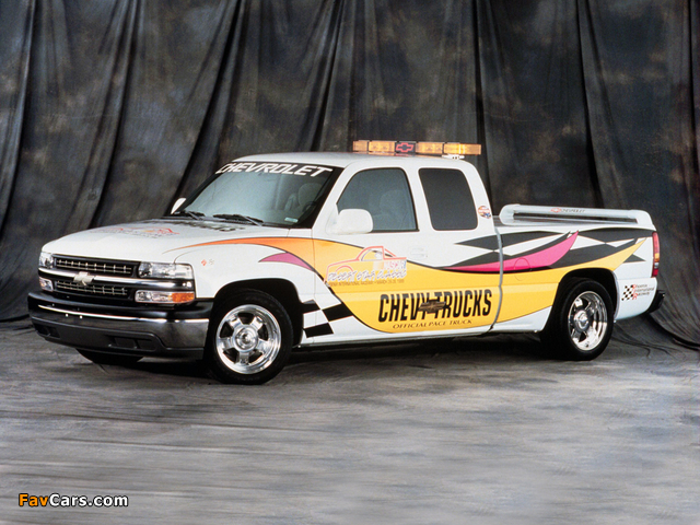 Chevrolet Silverado Pace Truck 2001 photos (640 x 480)