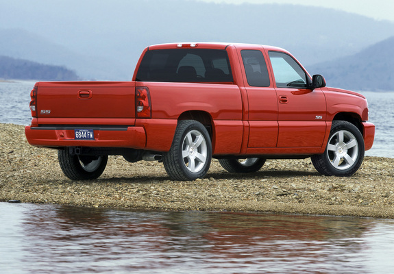 Chevrolet Silverado SS Extended Cab 2002–07 images