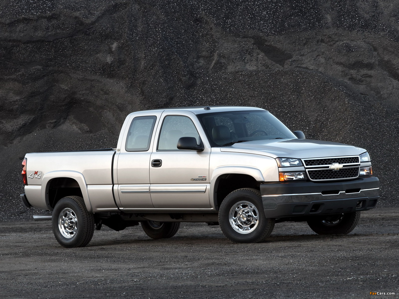 Chevrolet Silverado 2500 HD Extended Cab 2002–07 pictures (1600 x 1200)