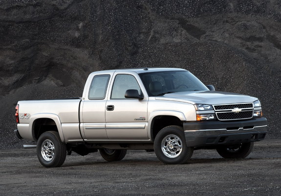 Chevrolet Silverado 2500 HD Extended Cab 2002–07 pictures