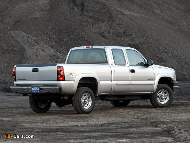Chevrolet Silverado 2500 HD Extended Cab 2002–07 wallpapers (640 x 480)