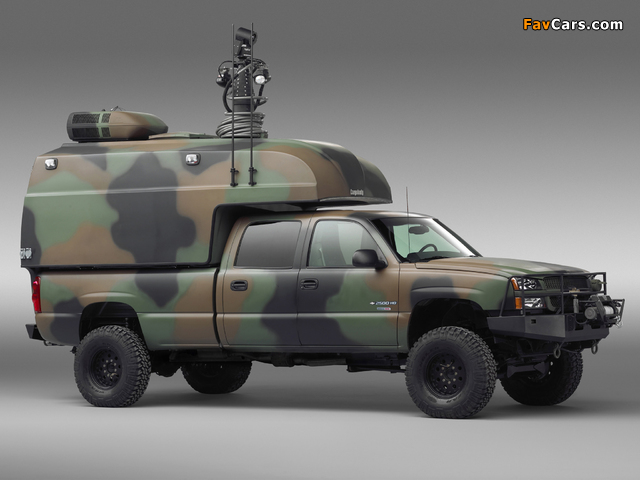 Chevrolet Silverado Military Vehicle 2004–06 pictures (640 x 480)