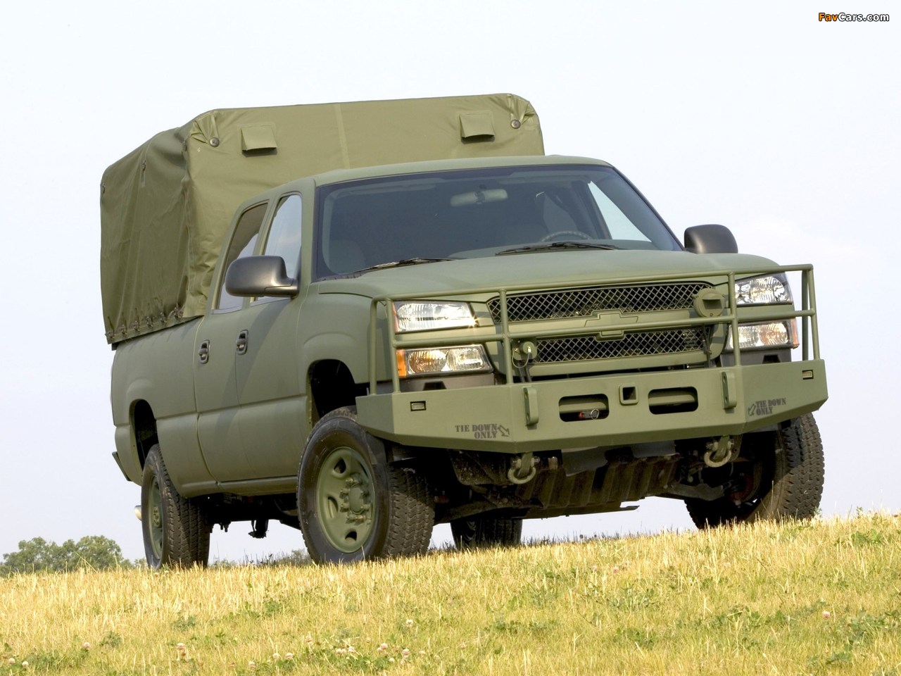 Chevrolet Silverado Military Vehicle 2004–06 wallpapers (1280 x 960)