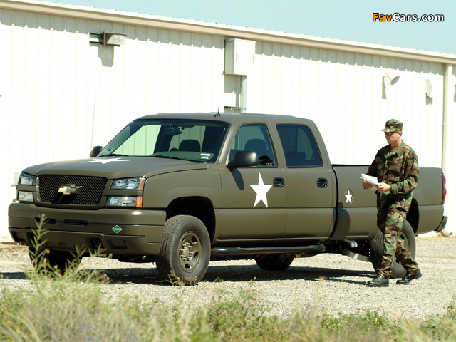 Chevrolet Silverado Hydrogen Military Vehicle 2005 pictures (640 x 480)
