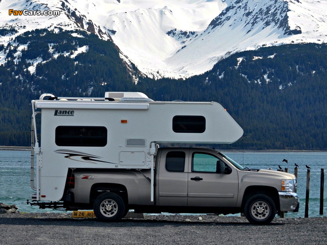 Chevrolet Silverado Z71 Lance Camper 2007–13 pictures (640 x 480)