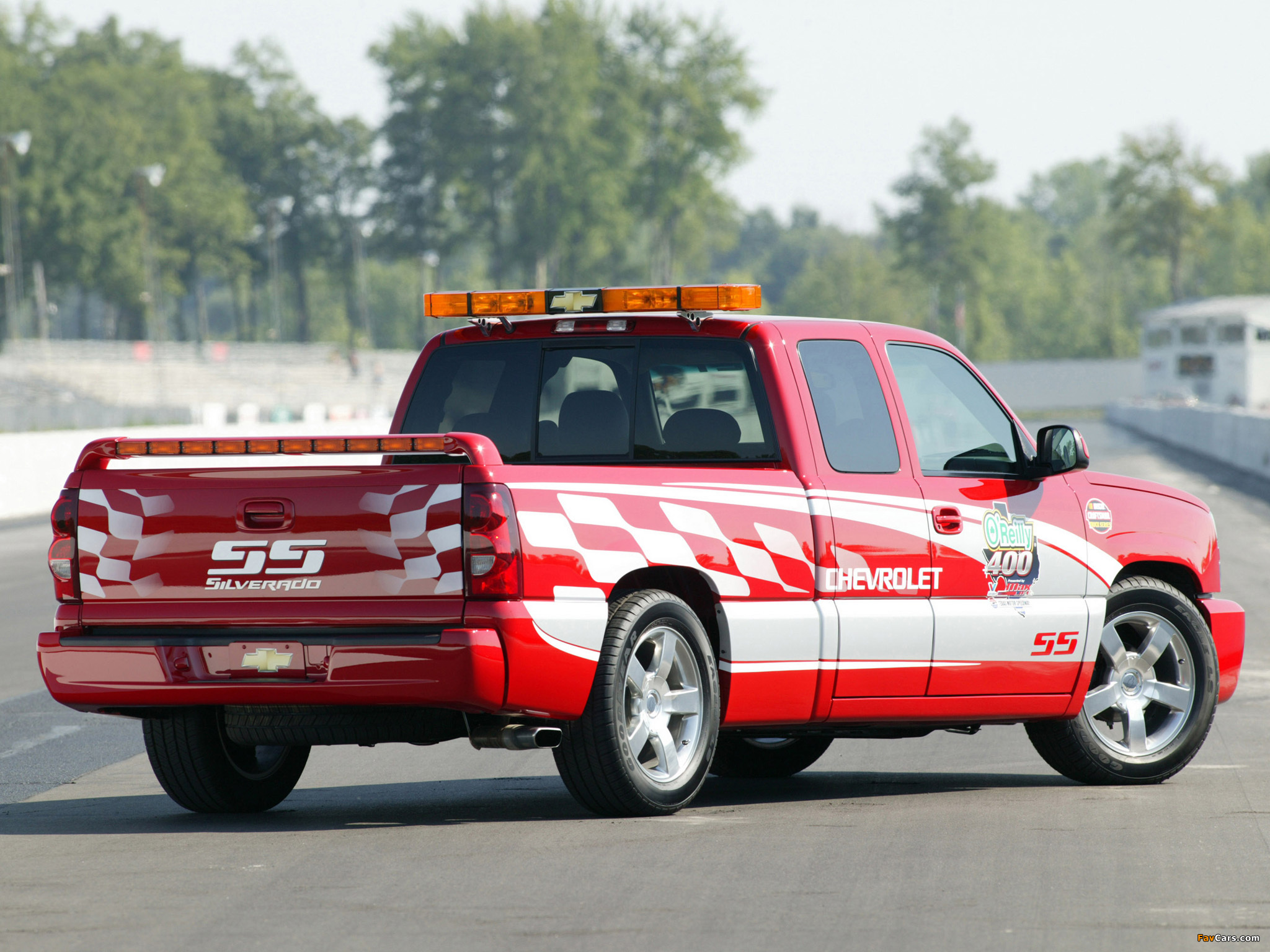 Images of Chevrolet Silverado SS Extended Cab OReilly 400 Pace Truck 2003 (2048 x 1536)