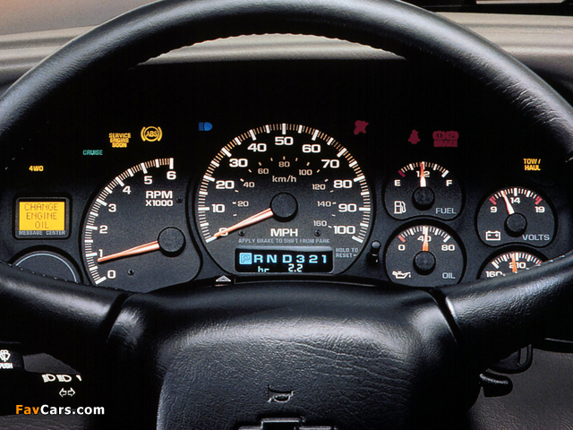 Images of Chevrolet Silverado Crew Cab 1999–2002 (640 x 480)