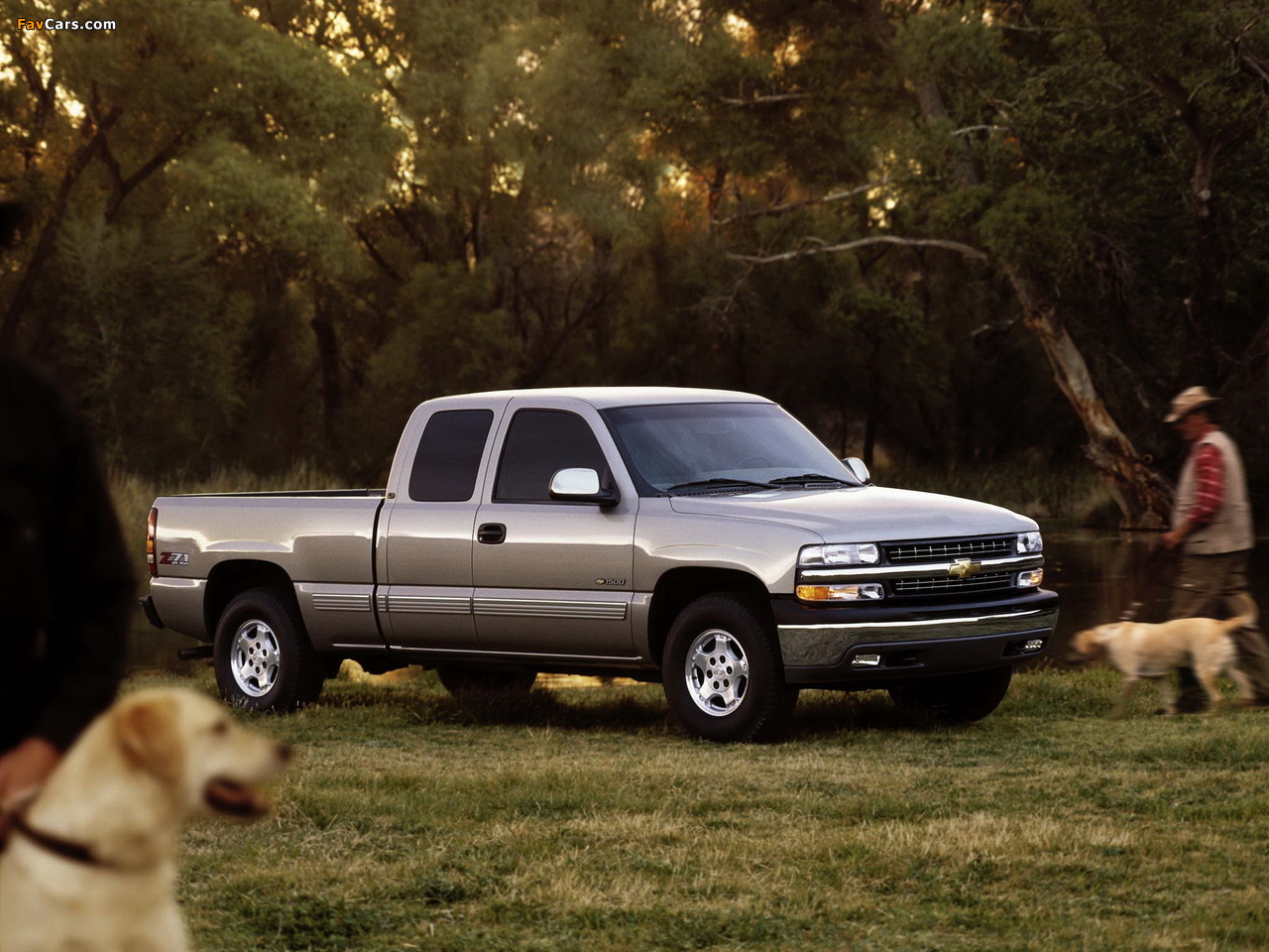 Images of Chevrolet Silverado Z71 Extended Cab 1999–2002 (1280 x 960)