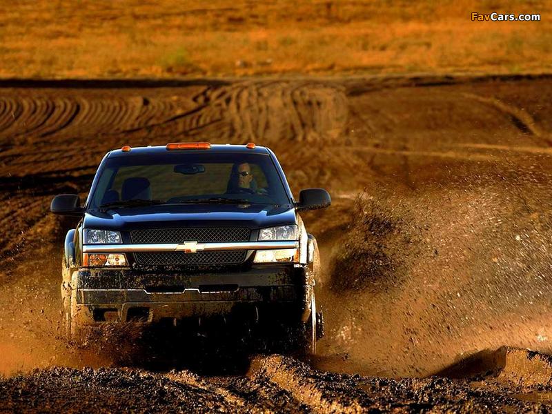 Images of Chevrolet Silverado Extended Cab 2002–06 (800 x 600)