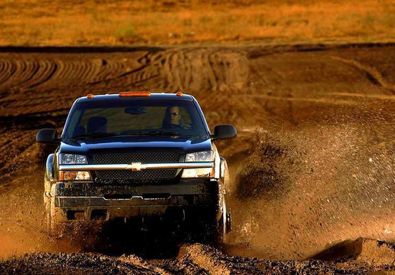 Images of Chevrolet Silverado Extended Cab 2002–06