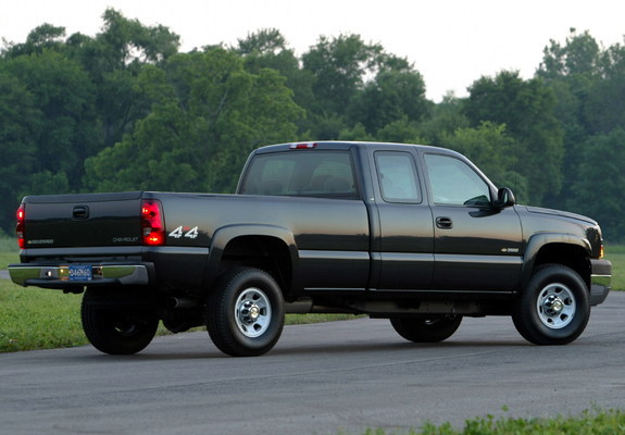 Images of Chevrolet Silverado 3500 Extended Cab 2002–07