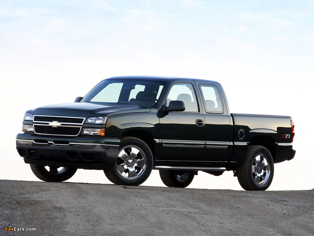Images of Chevrolet Silverado Z71 Extended Cab 2002–07 (1024 x 768)