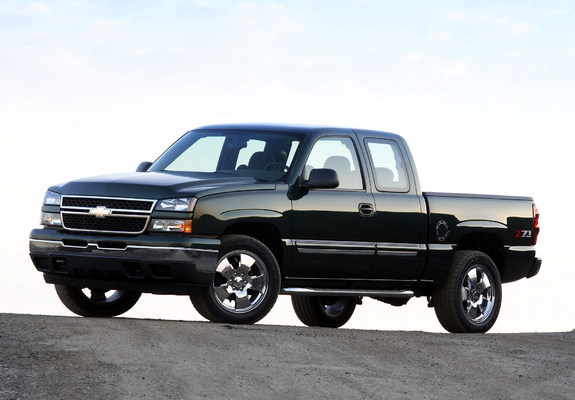 Images of Chevrolet Silverado Z71 Extended Cab 2002–07