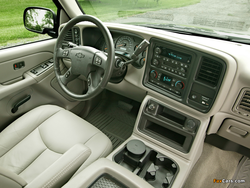Images of Chevrolet Silverado Hybrid Extended Cab 2004–07 (800 x 600)