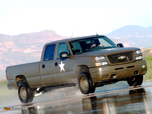 Images of Chevrolet Silverado Hydrogen Military Vehicle 2005 (640 x 480)