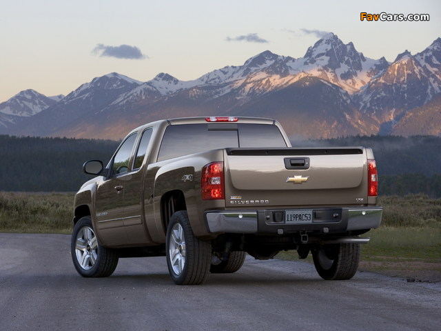 Images of Chevrolet Silverado Extended Cab 2007–13 (640 x 480)