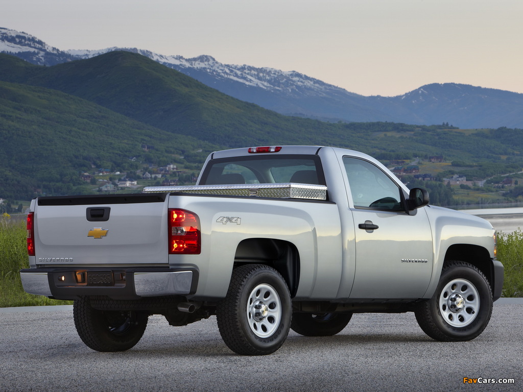 Images of Chevrolet Silverado Regular Cab 2007–13 (1024 x 768)