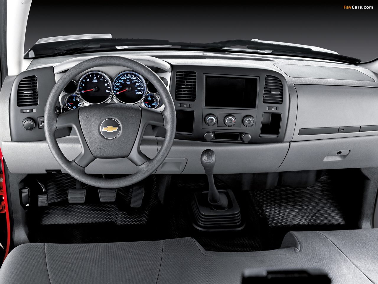 Images of Chevrolet Silverado 3500 HD Chassis Cab 2010–13 (1280 x 960)