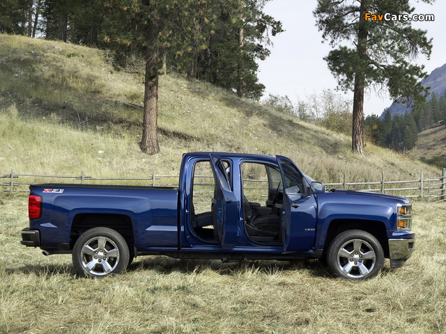 Images of Chevrolet Silverado Z71 Extended Cab 2013 (640 x 480)