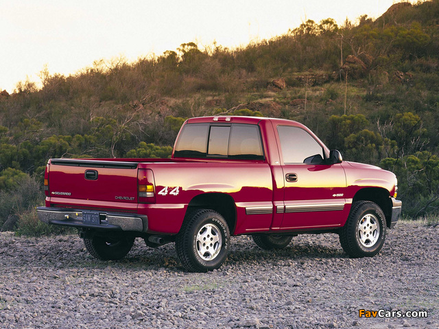 Photos of Chevrolet Silverado Regular Cab 1999–2002 (640 x 480)