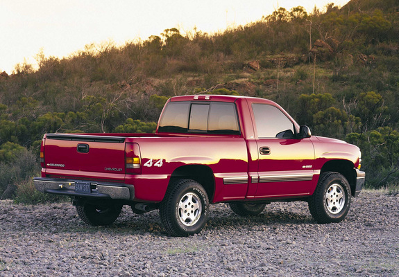 Photos of Chevrolet Silverado Regular Cab 1999–2002
