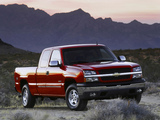 Photos of Chevrolet Silverado Extended Cab 2002–06