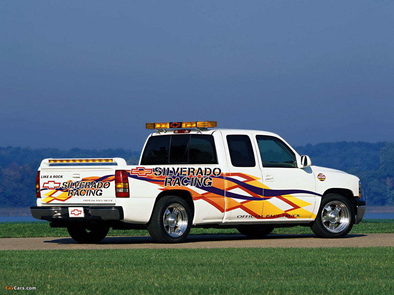 Photos of Chevrolet Silverado Craftsman Pace Truck Concept 2002 (1280 x 960)