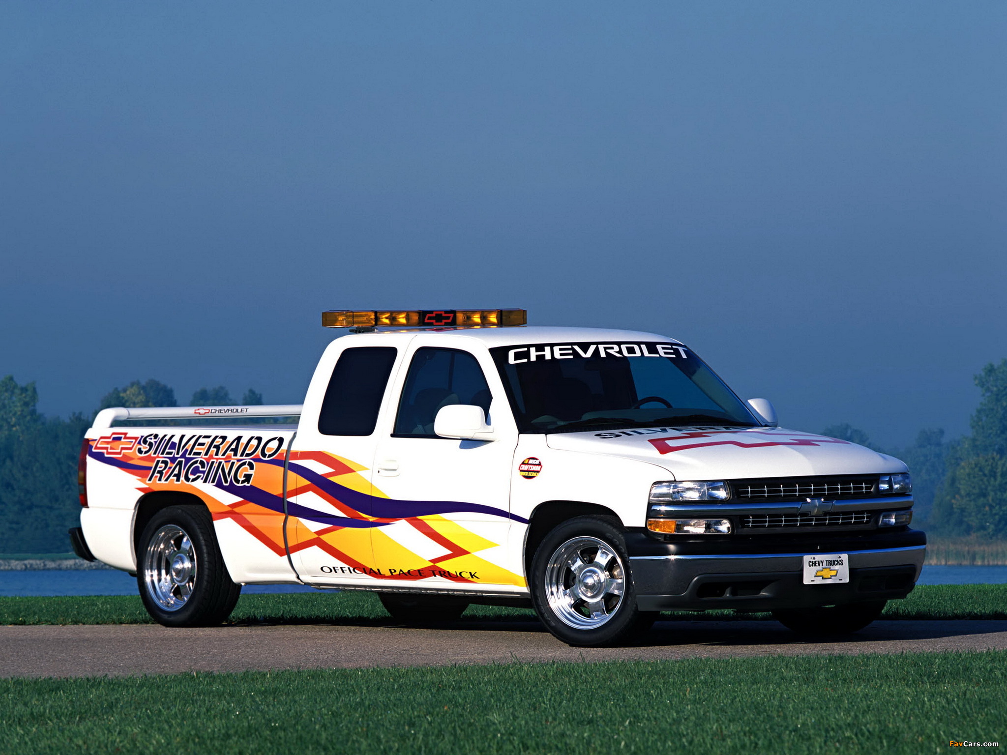 Photos of Chevrolet Silverado Craftsman Pace Truck Concept 2002 (2048 x 1536)