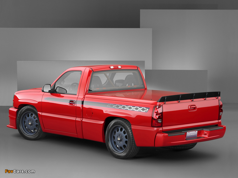 Photos of Chevrolet Silverado Speedway Edition Concept 2004 (800 x 600)