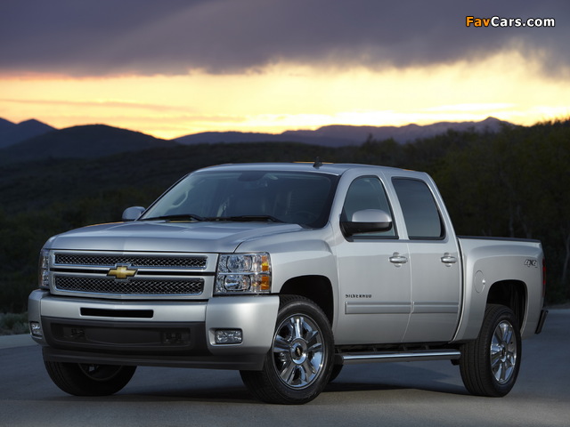 Photos of Chevrolet Silverado Crew Cab 2007–13 (640 x 480)