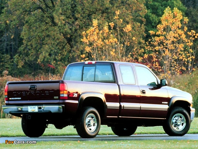 Pictures of Chevrolet Silverado Z71 Extended Cab 1999–2002 (640 x 480)