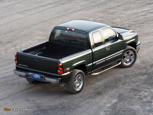 Pictures of Chevrolet Silverado Z71 Extended Cab 2002–07 (640 x 480)
