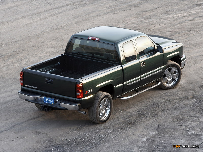 Pictures of Chevrolet Silverado Z71 Extended Cab 2002–07 (800 x 600)
