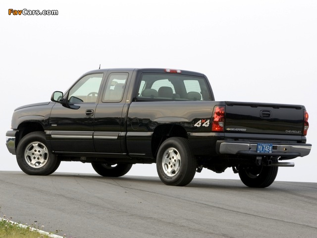 Pictures of Chevrolet Silverado Hybrid Extended Cab 2004–07 (640 x 480)