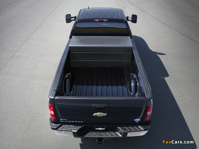 Pictures of Chevrolet Silverado 2500 HD CNG Extended Cab 2012–13 (640 x 480)