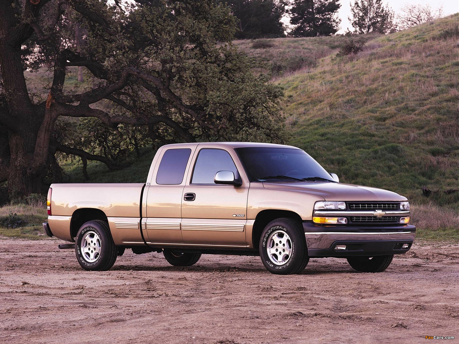 Chevrolet Silverado Extended Cab 1999–2002 wallpapers (1600 x 1200)